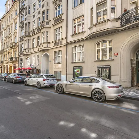 Wishlist Residences - Old Town Bilkova Apartment *