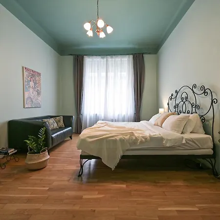 Wishlist Residences - Old Town Bilkova Apartment *