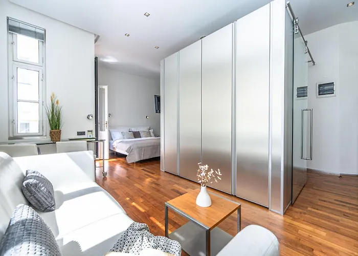 Wishlist Residences - Old Town Bilkova Apartment *