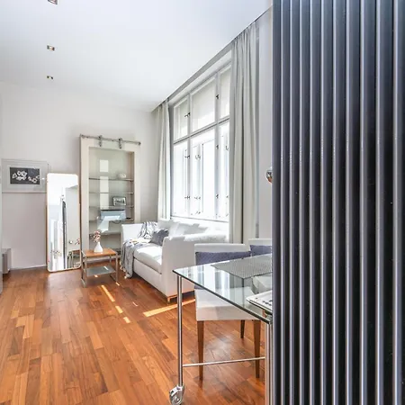 شقة Modern On Bilkova Street With Balcony براغ