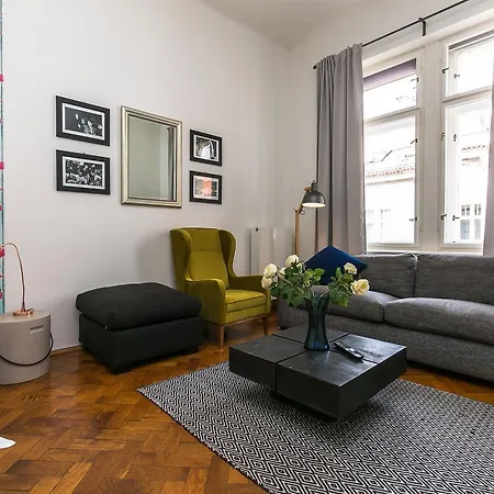 Modern On Bilkova Street With Balcony 프라하