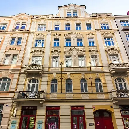 Modern On Bilkova Street With Balcony 프라하