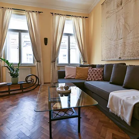 Modern On Bilkova Street With Balcony * براغ